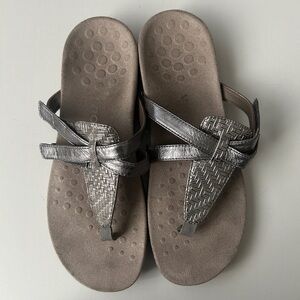 Vionic karley Sandals